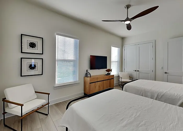 Yacht Harbor House Pensacola