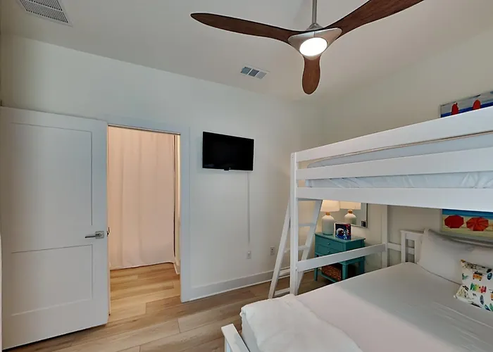 Yacht Harbor House Holiday home *