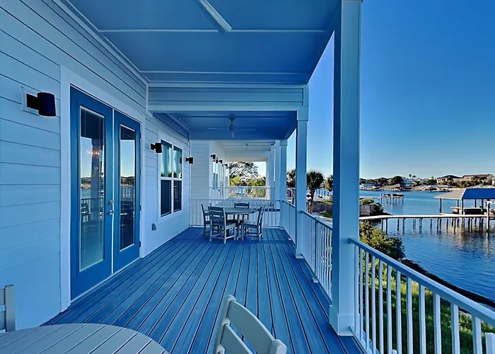 Yacht Harbor House Pensacola