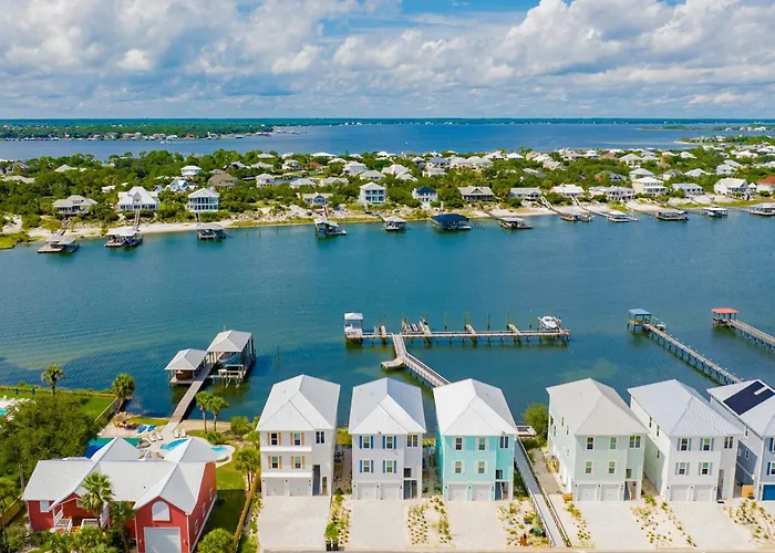 Yacht Harbor House *