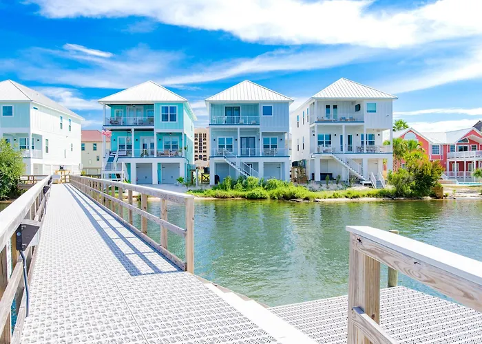 Yacht Harbor House *