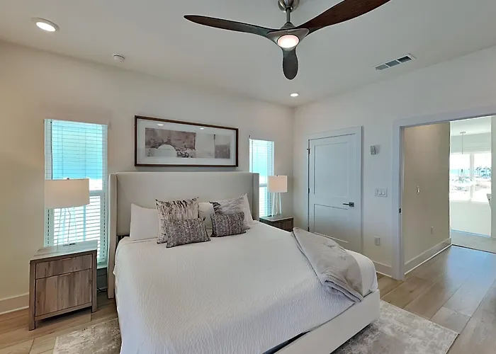 Yacht Harbor House Holiday home *