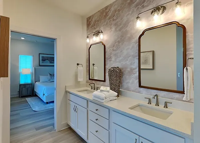 Yacht Harbor House Pensacola